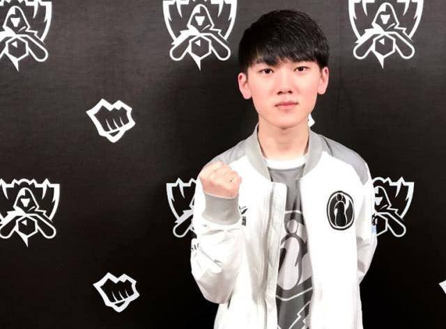 以其出色的 以其出色的