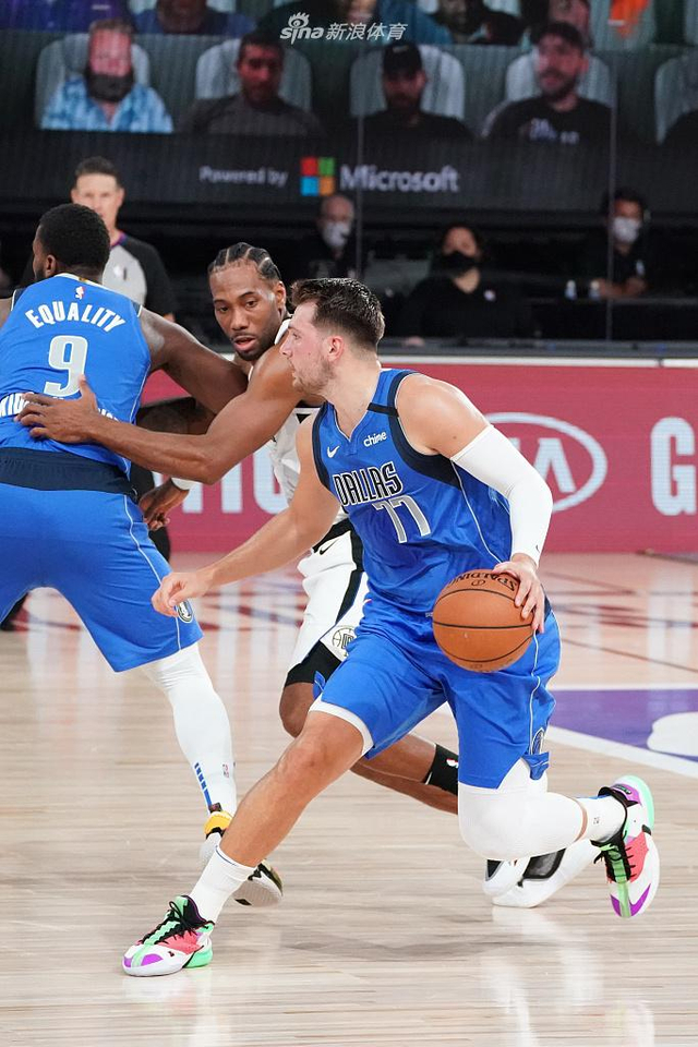 年轻球员更 年轻球员更