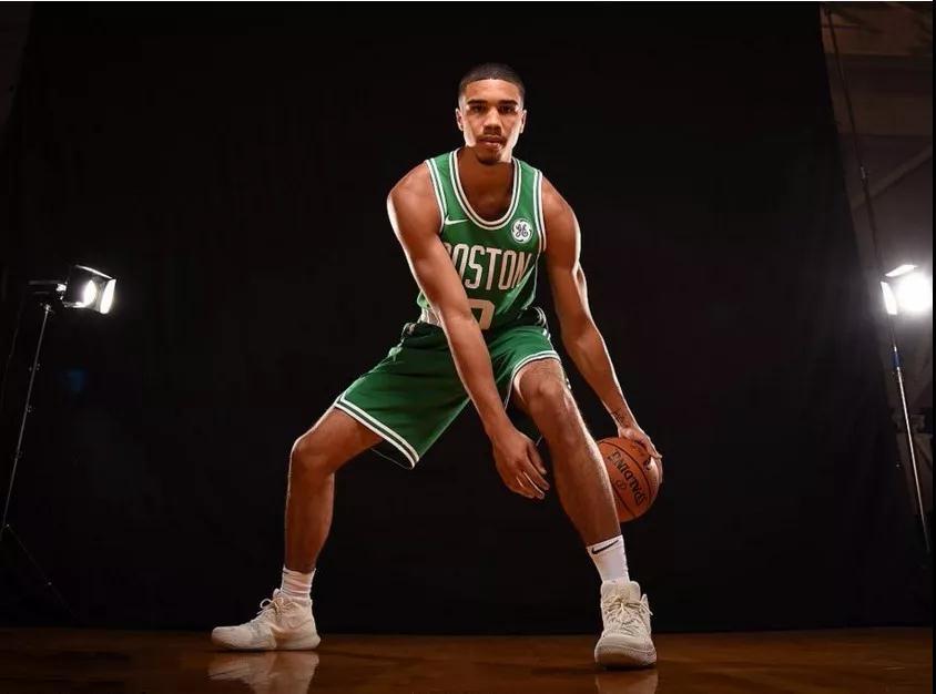 一名球员可 一名球员可