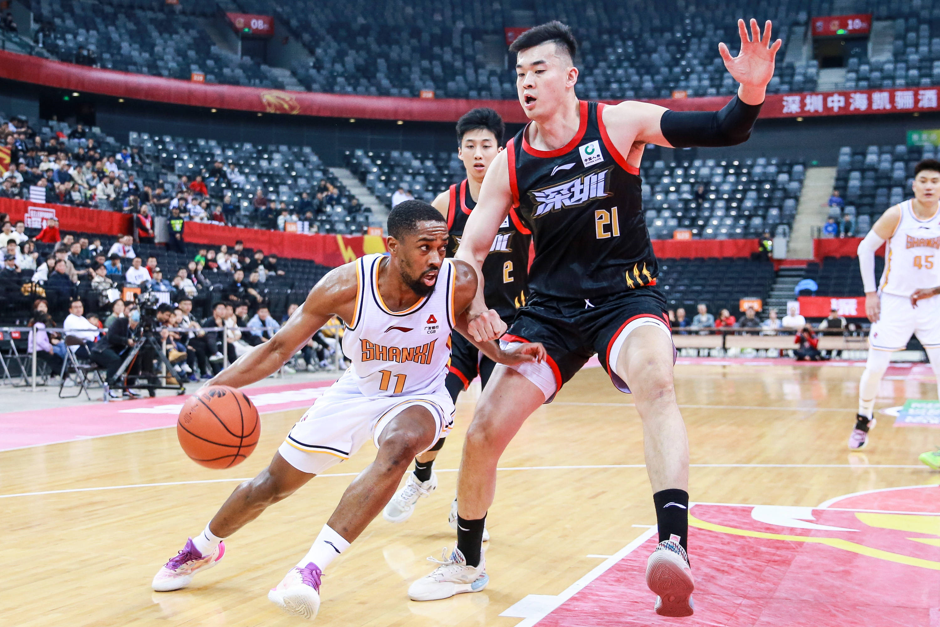 包括因伤调 包括因伤调