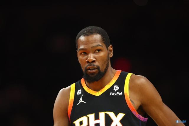 了两地球迷 了两地球迷