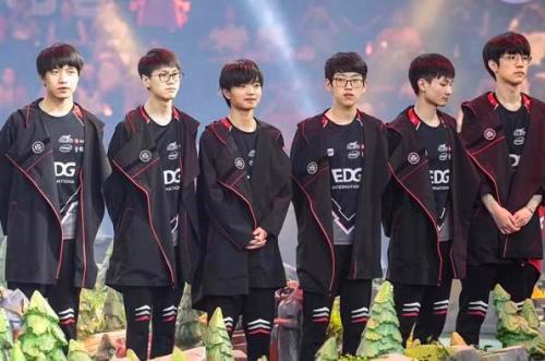 的年轻球员 的年轻球员