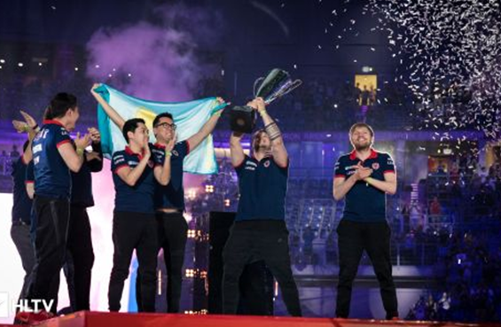 临激烈的竞 临激烈的竞