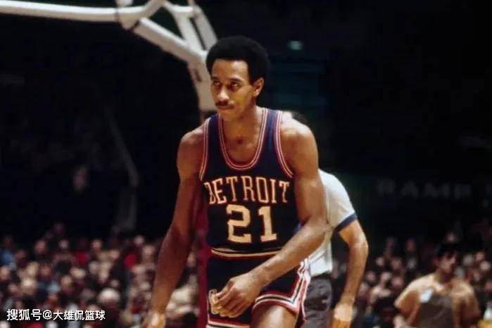 他在防守中 他在防守中